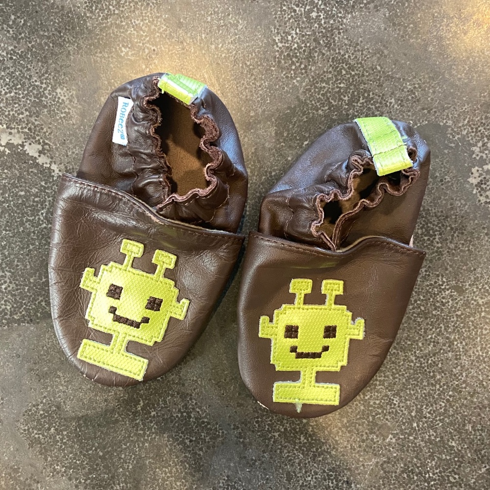 Brand New Robeez Robot Soft Sole Booties